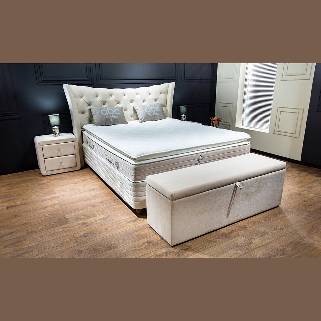Pat Lincolin în dormitor, imaginea 5
