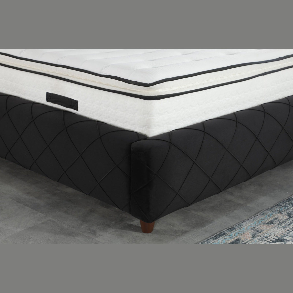 Pat Black Prague, negru, vedere din față