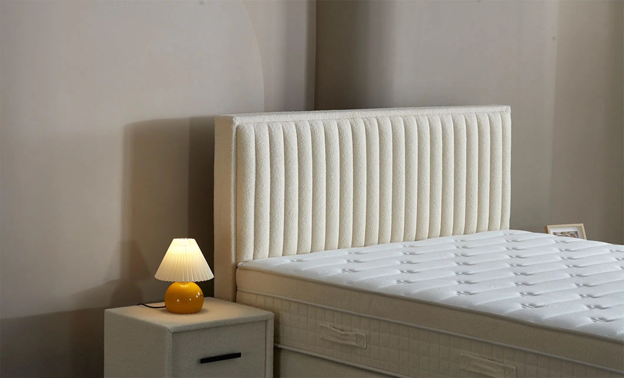 Set pat tapitat Saltea si Somiera Arden White, vedere 5