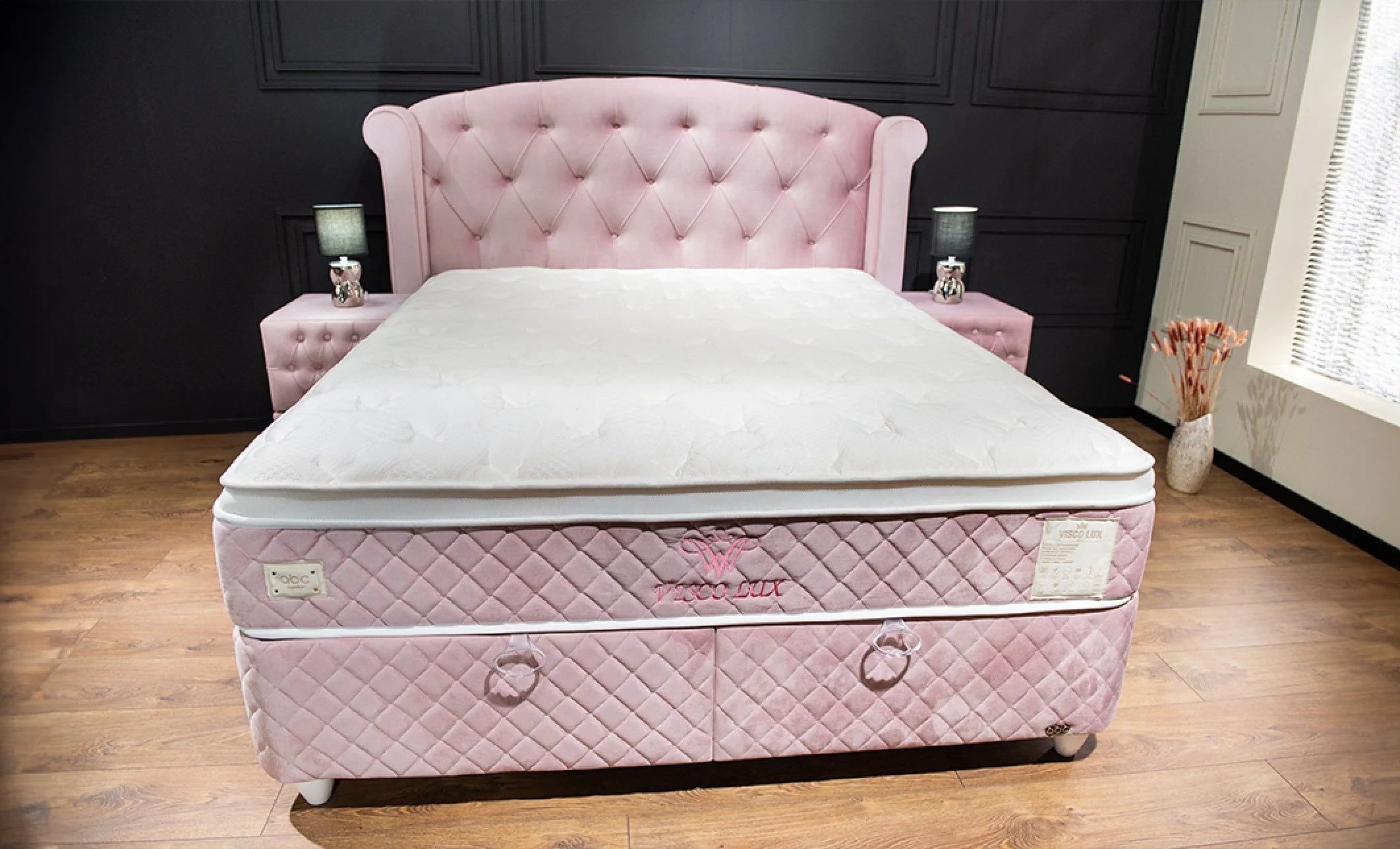 Pat tapitat Visco, vedere 11